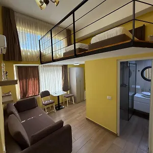 Couette-café Auto Tana, Tirana